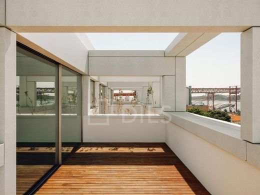 Πολυτελή κατοικία σε Alcântara, Almada