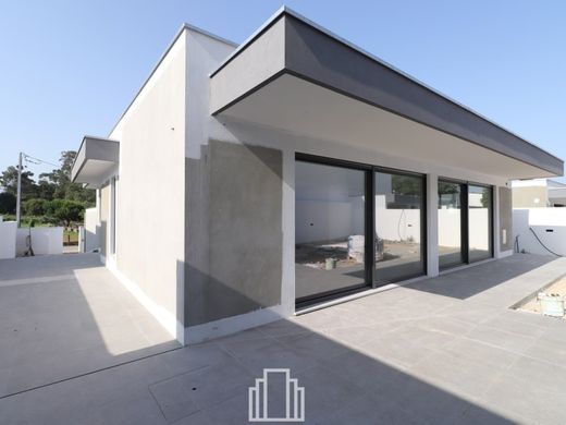 단독 저택 / Santa Maria da Feira, Distrito de Aveiro