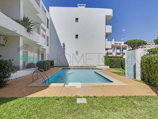 Apartment / Etagenwohnung in Loulé, Distrito de Faro