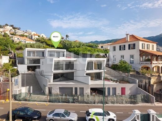 Semidetached House in Funchal, Madeira