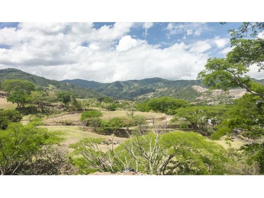 Terreno a Santa Ana, Provincia de San José