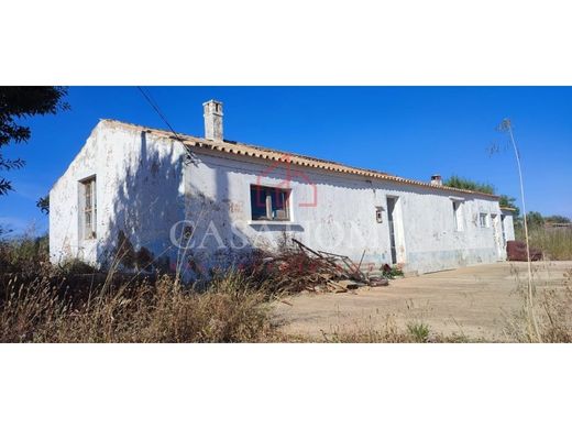 Land in Lagoa, Distrito de Faro