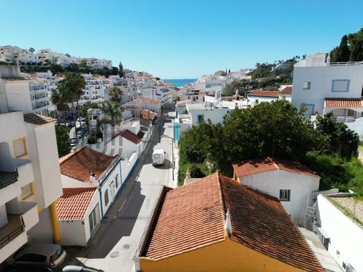 Land in Lagoa, Distrito de Faro