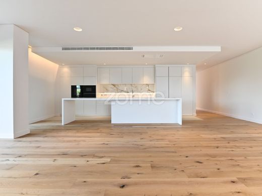Apartment / Etagenwohnung in Cascais, Lissabon