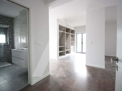 Twee-onder-een-kapwoning in Viseu, Distrito de Viseu