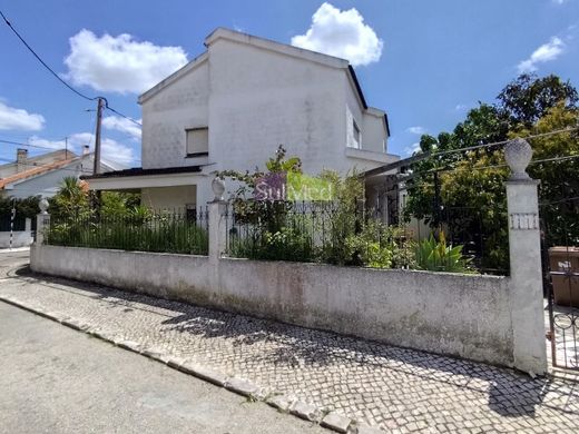 ‏בית חד-משפחתי ב  Seixal, Distrito de Setúbal