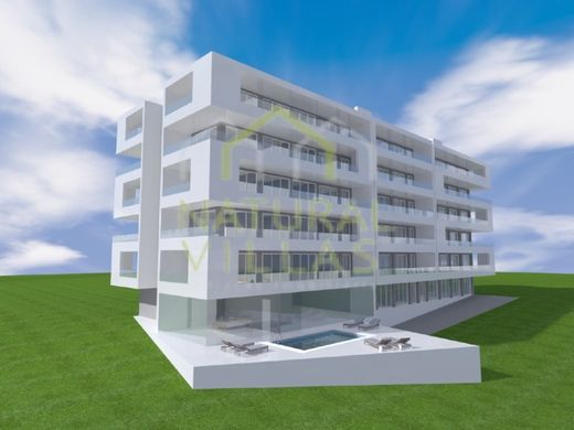 Участок, Лола, Loulé