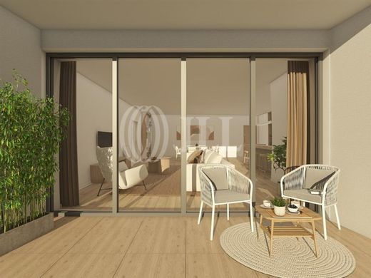 Apartment / Etagenwohnung in Oeiras, Lissabon