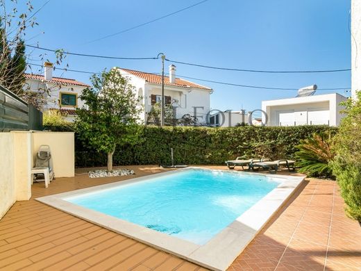 Luxury home in Charneca de Caparica, Almada
