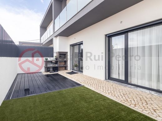 Casa de lujo en Seixal, Setúbal