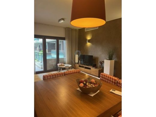 Apartment / Etagenwohnung in Loures, Lissabon