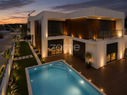Luxury home in Almada, Distrito de Setúbal
