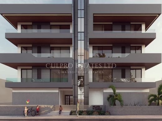 Residential complexes in Káto Polemídia, Limassol District
