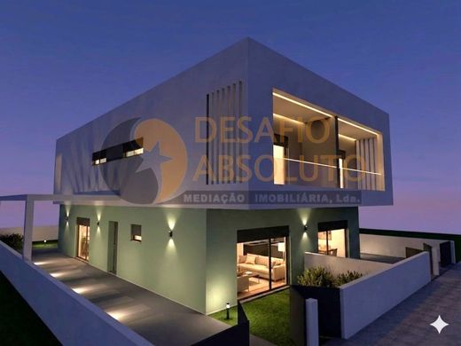 Mehrfamilienhaus in Seixal, Distrito de Setúbal