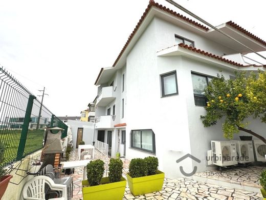 Μονοκατοικία σε Oeiras, Distrito de Lisboa