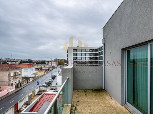 ヴィラ・ノヴァ・デ・ガイア
, Vila Nova de Gaiaの高級住宅