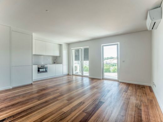 Apartment / Etagenwohnung in Estrela, Lisbon