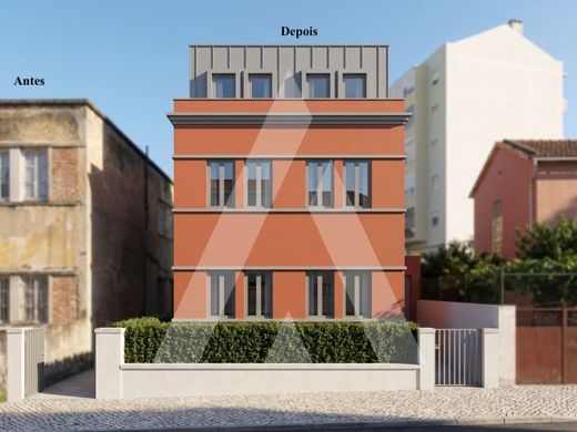 Luxus-Haus in Amadora, Lissabon