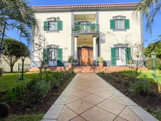 Luxus-Haus in Ribeira Grande, Azores