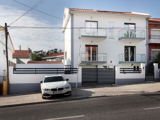 Sintra, Distrito de Lisboaのマルチファミリーヴィラ