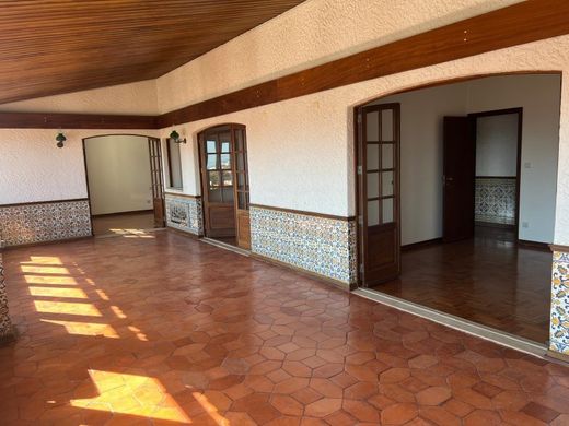 Apartment / Etagenwohnung in Cascais, Lissabon