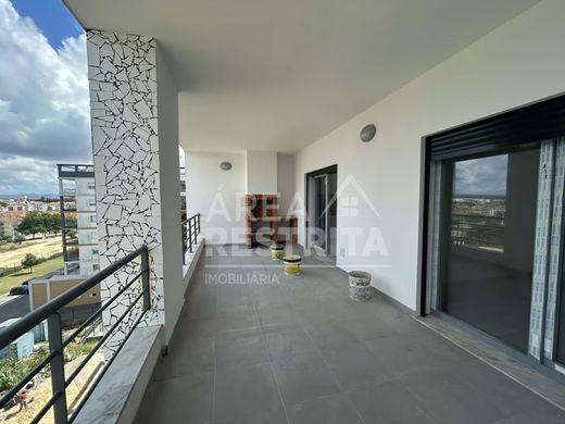 Apartment / Etagenwohnung in Seixal, Distrito de Setúbal