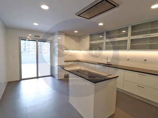 ‏דירה ב  Odivelas, Distrito de Lisboa