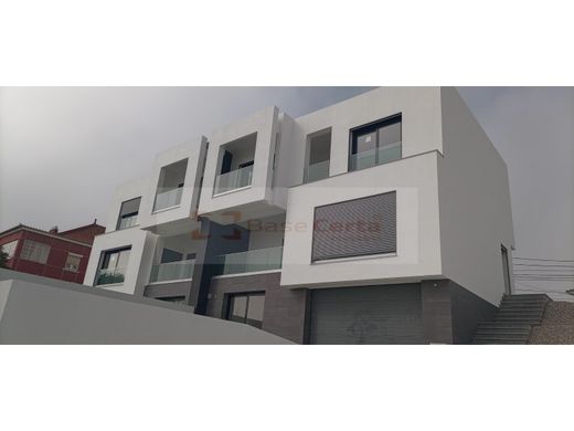 Semidetached House in Seixal, Distrito de Setúbal