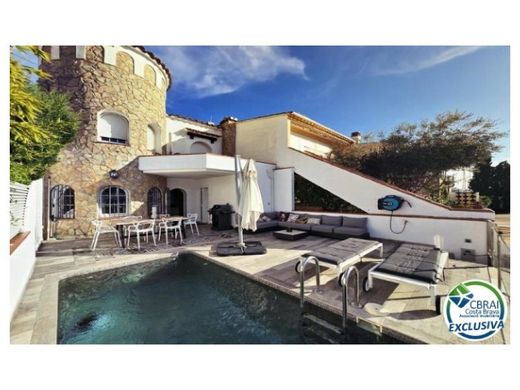 Элитный дом, Эмпуриабрава, Província de Girona