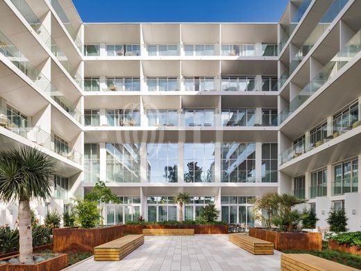 Apartment in Alcântara, Almada