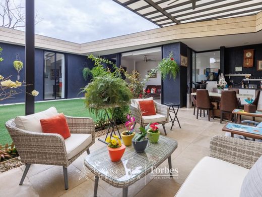 Luxury home in Santa Ana, Provincia de San José