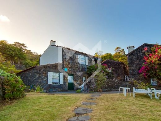 Luxe woning in São Roque do Pico, Azores