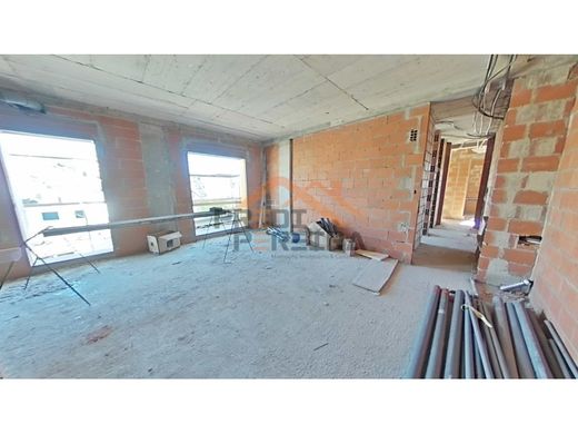 Apartment / Etagenwohnung in Odivelas, Lissabon