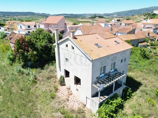 Einfamilienhaus in Alenquer, Lissabon