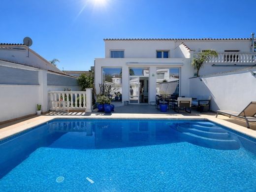 Luxus-Haus in Empuriabrava, Provinz Girona