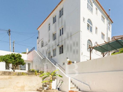Apartment / Etagenwohnung in Sintra, Lissabon