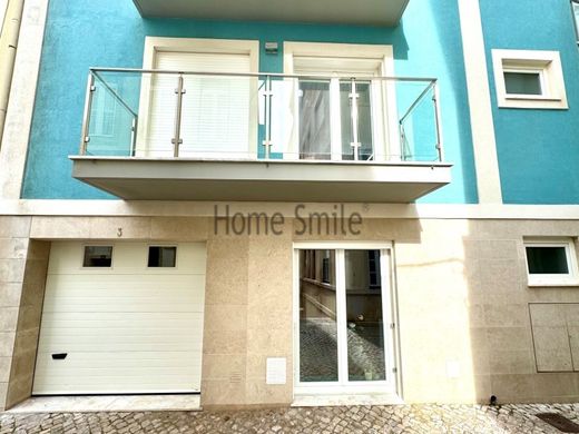 Apartment / Etagenwohnung in Sesimbra, Distrito de Setúbal