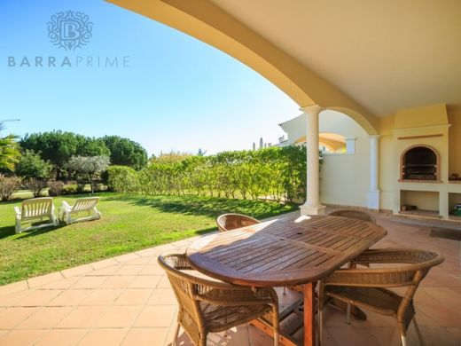 Элитный дом, Лола, Loulé