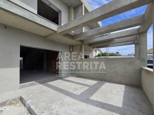 Semidetached House in Seixal, Distrito de Setúbal