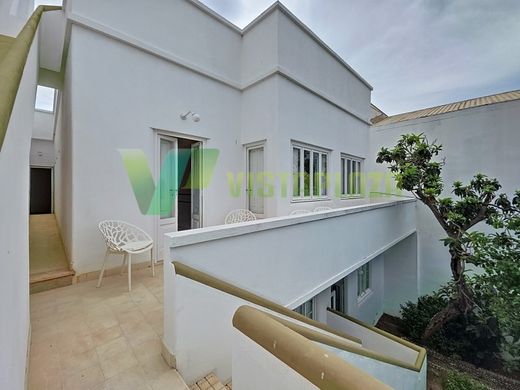 Twee-onder-een-kapwoning in Portimão, Distrito de Faro