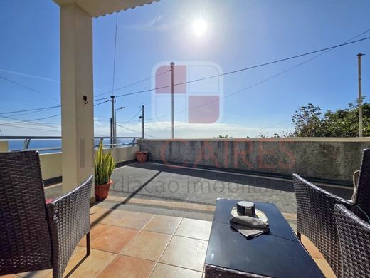 Luxus-Haus in Santa Cruz, Madeira