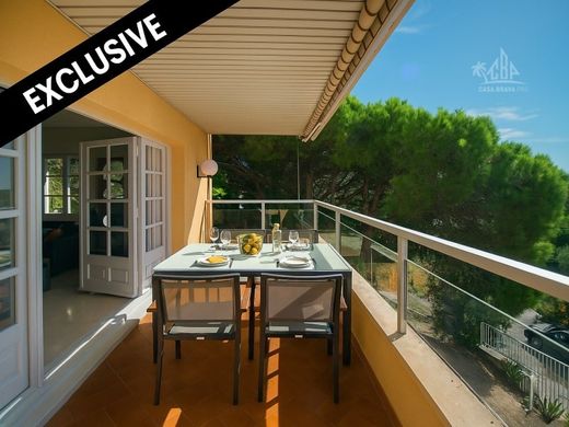 아파트 / Castell-Platja d'Aro, Província de Girona