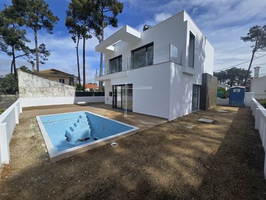 Maison individuelle à Aroeira, Almada