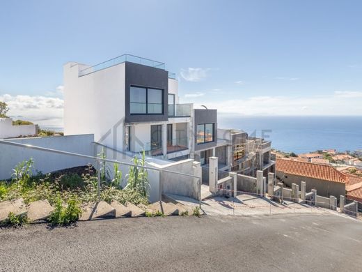 Villa Plurifamiliare a Santa Cruz, Madeira
