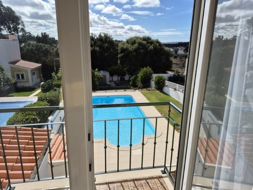 ‏וילה רב-משפחתית ב  Alcobaça, Distrito de Leiria
