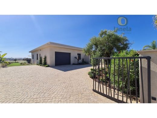 Casa di lusso a Faro, Distrito de Faro