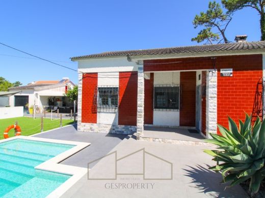 Casa Independente - Aroeira, Almada