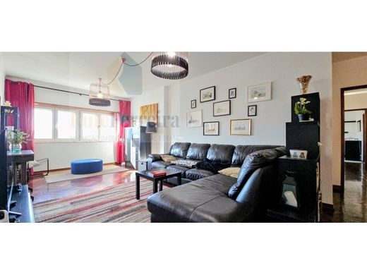 Daire Loures, Distrito de Lisboa