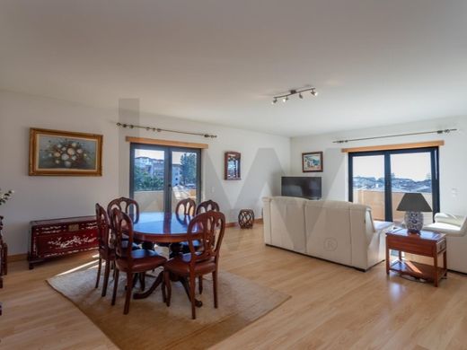 Apartment / Etagenwohnung in Cascais, Lissabon