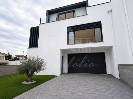 Semidetached House in Leiria, Distrito de Leiria